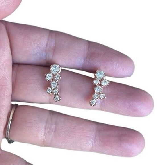 The Dainty Cluster Rose Gold stud earrings with cubic zirconia over 925. - Picture 1 of 6